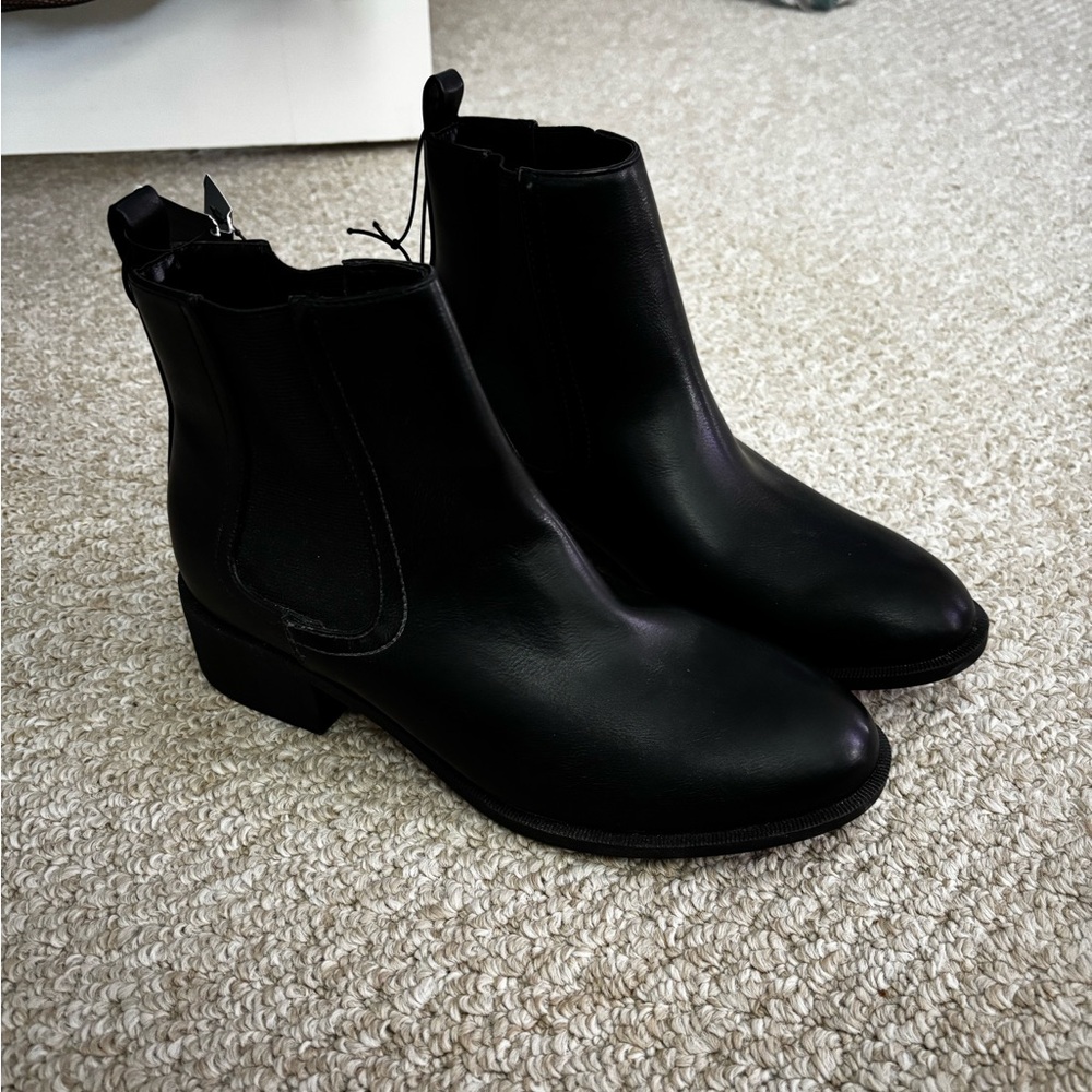 Elegant Black Ankle Boots